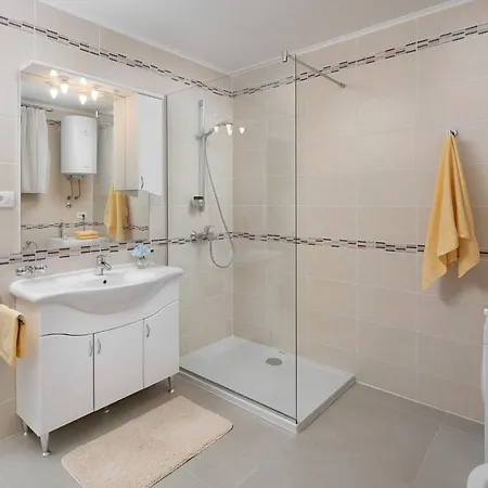 House Gold Point Nyaraló *