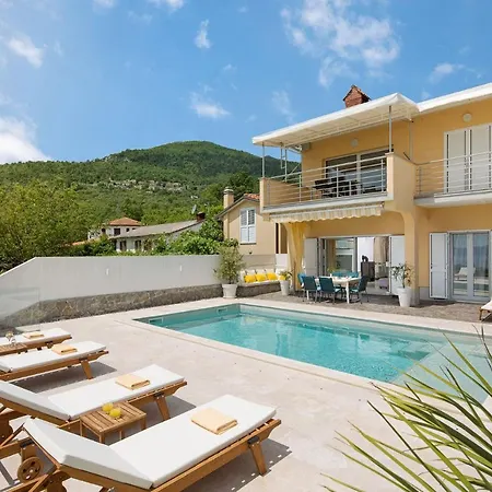 House Gold Point